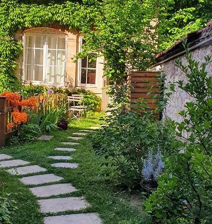 Appartement De Charme Au Coeur De Nevers Esterno foto