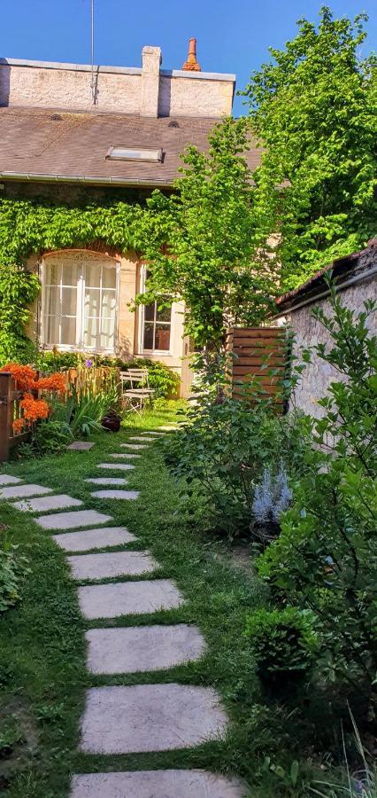 Appartement De Charme Au Coeur De Nevers Esterno foto